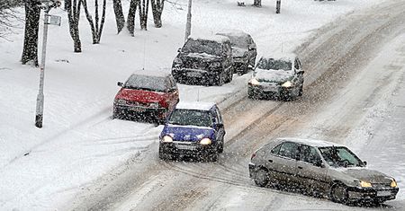 Poważne ostrzeżenie. Nad Warszawę nadciąga śnieżyca