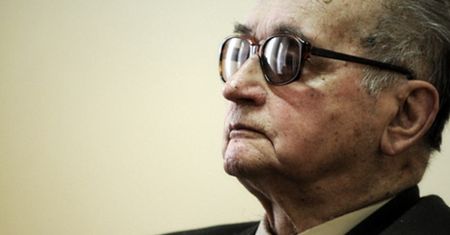 Wojciech Jaruzelski: Władysław Gomułka huknął i uległem