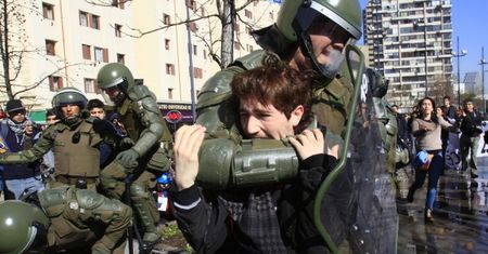 Studenci kontra rząd. Starcia w Chile