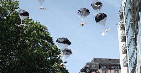 Litwa wszczyna dochodzenie w sprawie "desantu misiów" na Białorusi