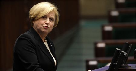 Bp Pieronek: kto miesza sprawy wiary z polityką jest ułomny
