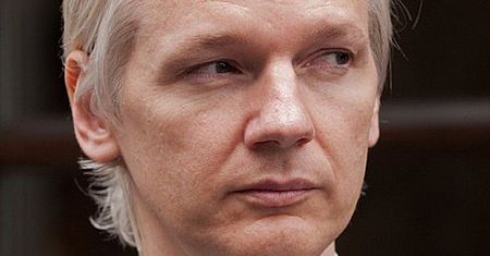 Atak w sieci. To odwet za Assange'a?