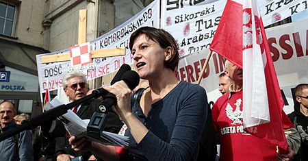 Pikieta Solidarnych 2010 pod siedzibą TVP ws. rzetelnej transmisji marszu PiS "Obudź się Polsko"