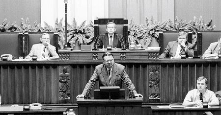 20 lat temu sejm odwołał rząd Jana Olszewskiego