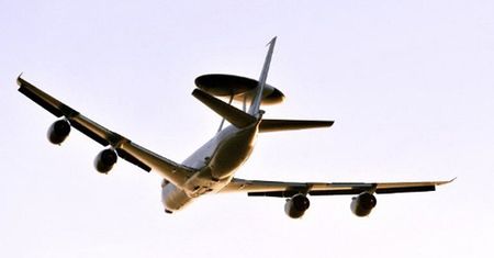 Samolot systemu AWACS nad Polską dla ochrony Euro