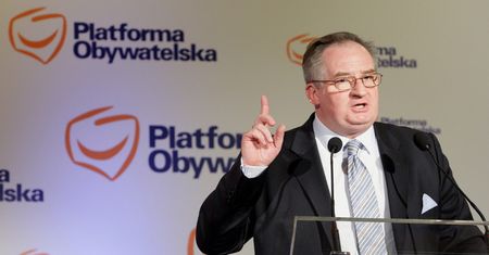 Szef europejskich ludowców wezwał Saryusz-Wolskiego "na dywanik"