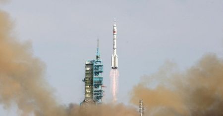 Chińczycy wysłali w kosmos Shenzhou 11