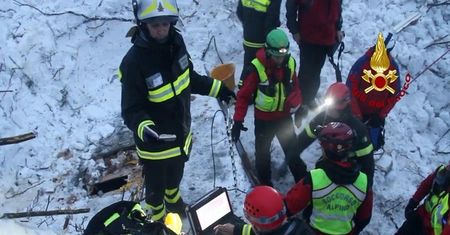 Nowy bilans lawiny w Abruzji: 18 ofiar, 11 osób zaginionych
