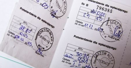 Abonament RTV - Polacy płacą więcej, niż powinni. Poszkodowanym należy się odszkodowanie