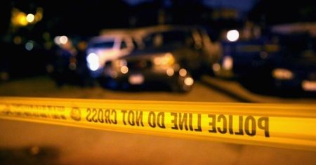 Brutalny atak na policjanta w St. Louis. Podejrzany został zastrzelony