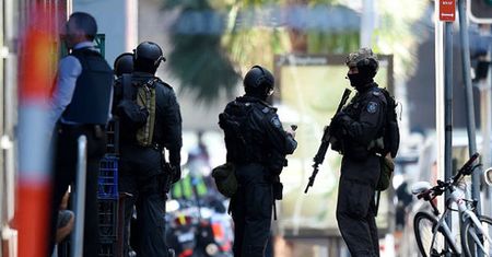 Szturm policji na kawiarnię w Sydney, trzy osoby nie żyją