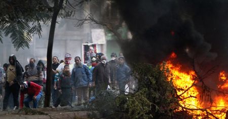 Studenci protestujący w Kairze starli się z policją