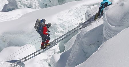Monika Witkowska o Mount Everest: obok wspinacza przeszło około 40 osób, nikt nie pomógł