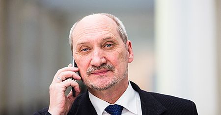 Macierewicz skomentował słowa Trumpa o pomocy Polsce