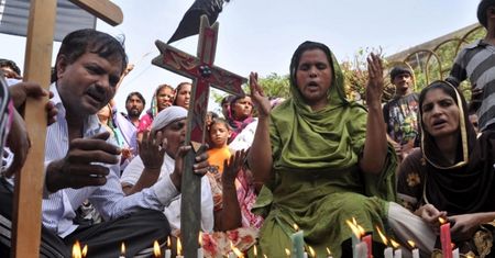Pakistan: protesty chrześcijan po zamachu bombowym na kościół w Peszawarze