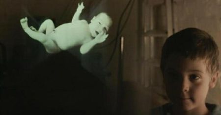 Film unoszący się w powietrzu, który obejrzysz z każdej strony