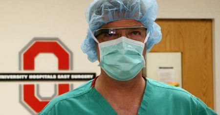Studenci medycyny ćwiczą z Google Glass