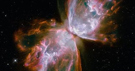 Kosmiczny motyl na zdjęciu z Teleskopu Hubble'a