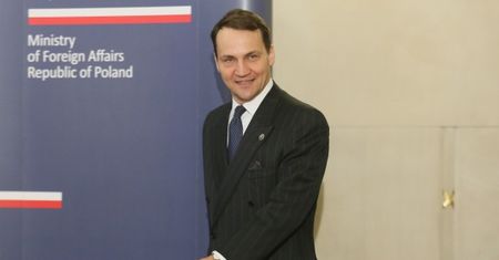 Radosław Sikorski: Polacy wezmą udział w misji szkoleniowej w Mali