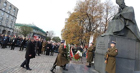 Prezydent prowadzi marsz "Razem dla Niepodległej"