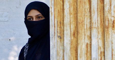 Rodzice 15-latki z Pakistanu, którą oblali kwasem: zabiliśmy, bo spojrzała na chłopaka
