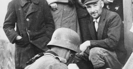 "Polskie obozy koncentracyjne" i antysemiccy partyzanci mordujący Żydów - tak Zachód widzi Polskę?
