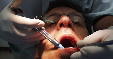 Dentysta sadysta, z pewnością nie prywatnie