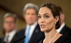 Angelina Jolie usunęła obie piersi