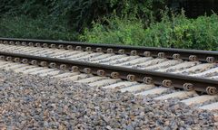 Właściciel samochodu, w który uderzył szynobus w Karolowie, ma pretensje do maszynisty i PKP