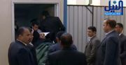 Dyktator znów przed sądem - wniesiono go na noszach
