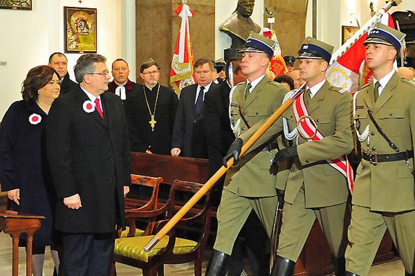 "Nie dyktujmy innym jak mają kochać Polskę"