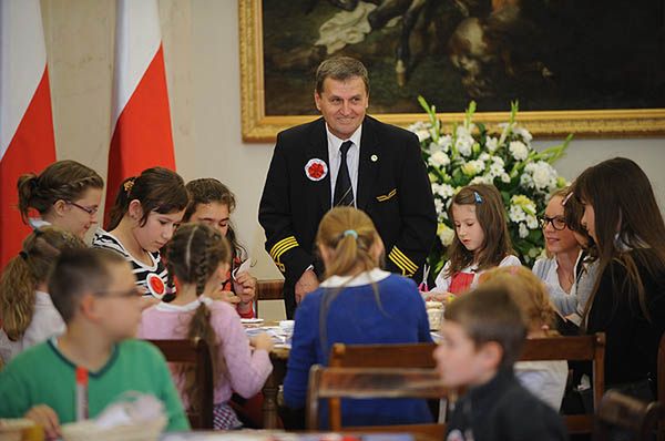 Amerykański satyryk żartuje z kpt. Wrony. Polacy oburzeni