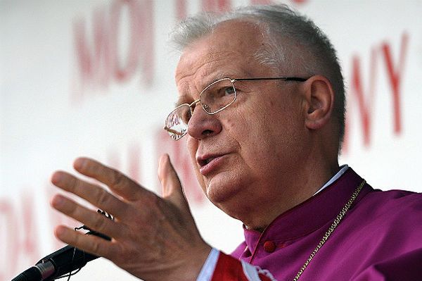 Abp Józef Michalik o przesłaniu: to akt duszpasterski, a nie polityczny