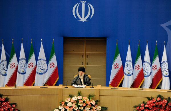 Chamenei: USA nie są prawdziwym mediatorem w rozmowach na Bliskim Wsch.