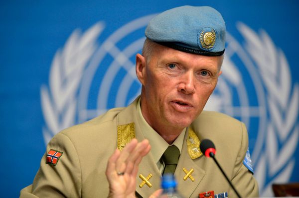 Generał Mood przeciwny uzbrojeniu obserwatorów ONZ w Syrii