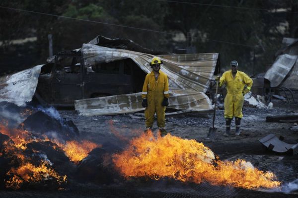 Strażacy i siły powietrzne nie mogą oponować pożaru w Kolorado