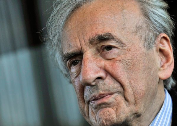 Elie Wiesel zwraca ważne węgierskie odznaczenie