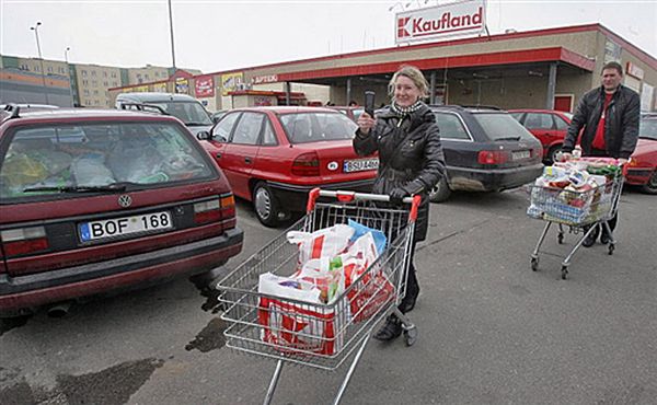 Litwini cieszą się z kłopotów złotówki