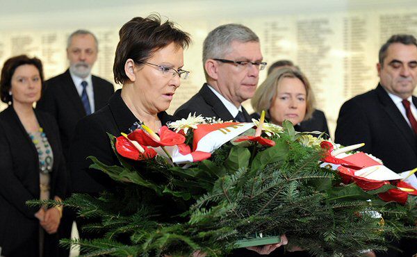 Sejm uczcił minutą ciszy pamięć ofiar katastrofy smoleńskiej