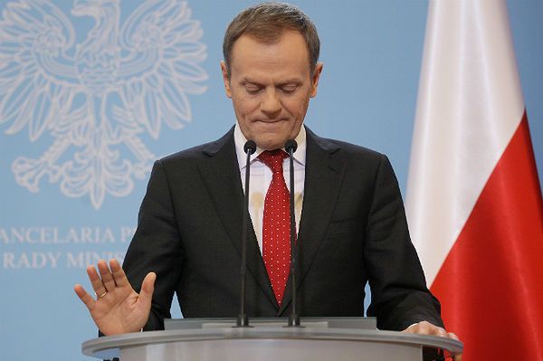 Tusk tłumaczy "skandaliczne słowa" Pawlaka