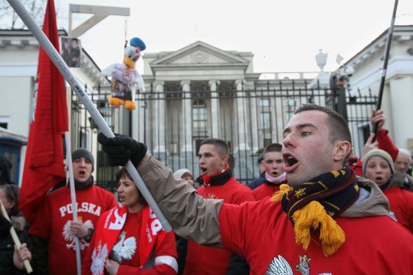 Manifestacja przed ambasadą rosyjską ws. śledztwa smoleńskiego