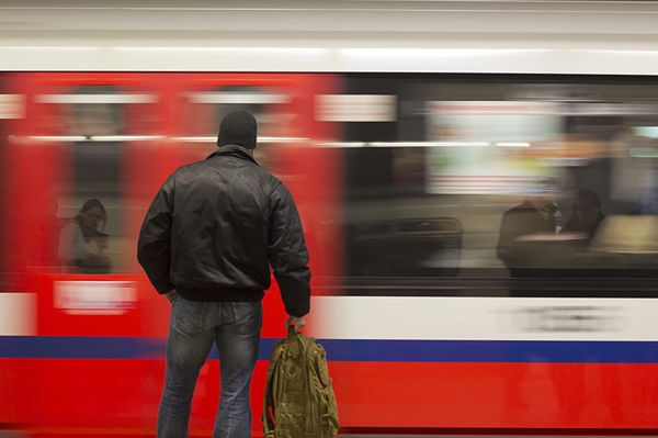 21-latek zaatakował nożem pracownika ochrony metra