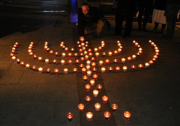 Rozpoczęła się Chanuka - żydowskie święto świateł