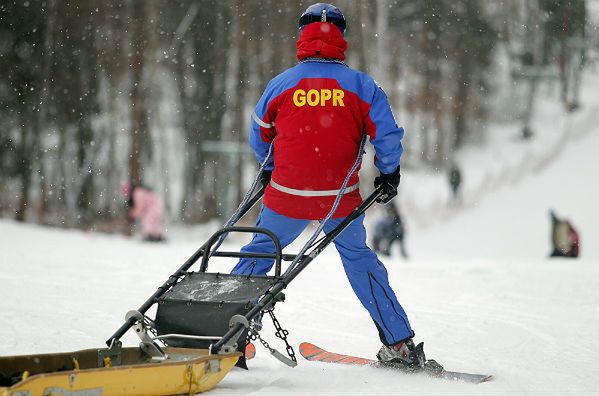 Kolejni uratowani przez GOPR. 2 osoby trafiły do szpitala