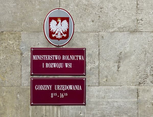 Ile zarabiają ministerialni urzędnicy? Najnowszy ranking