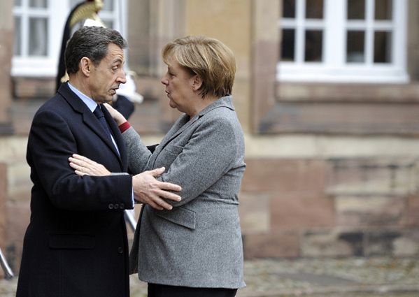 Sarkozy: uzdrowić euro przez zmianę traktatów UE