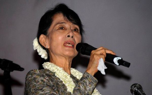 Birma: Suu Kyi złoży przysięgę w parlamencie