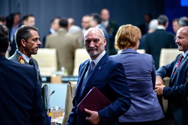 Macierewicz: Polska wychodzi ze szczytu NATO w Warszawie wzmocniona