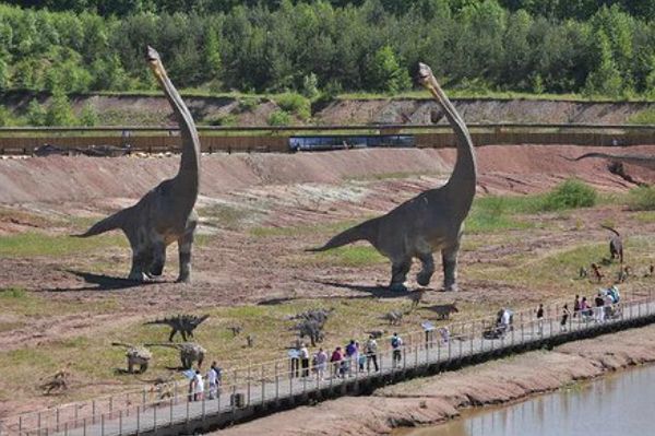 Dinozaury tylko w kinie? Polska też ma swój park jurajski