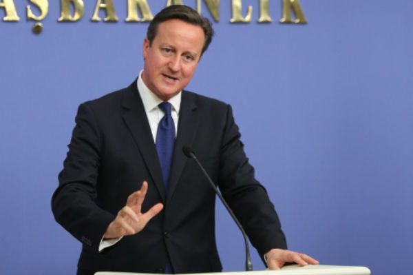 Brytyjski premier David Cameron zwiedza Muzeum Auschwitz